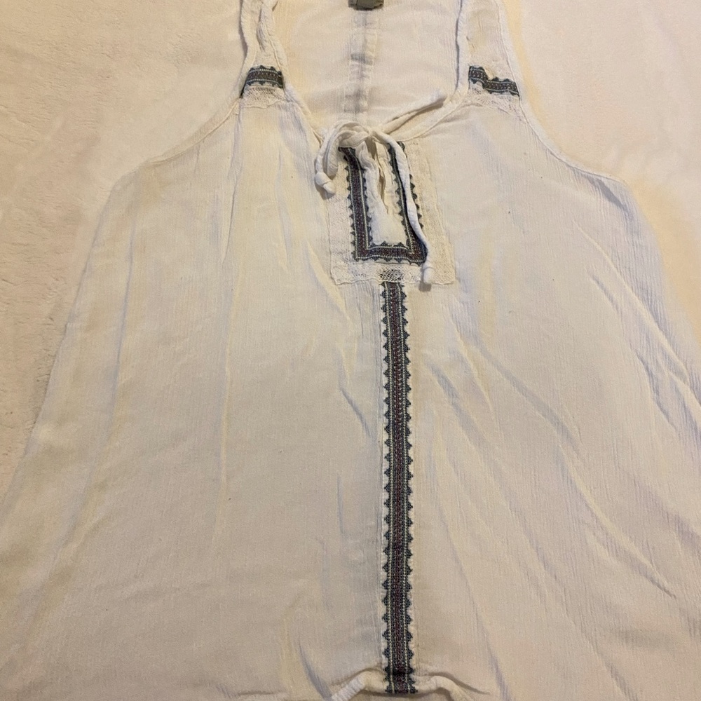 White top with embroidery, Size Medium.